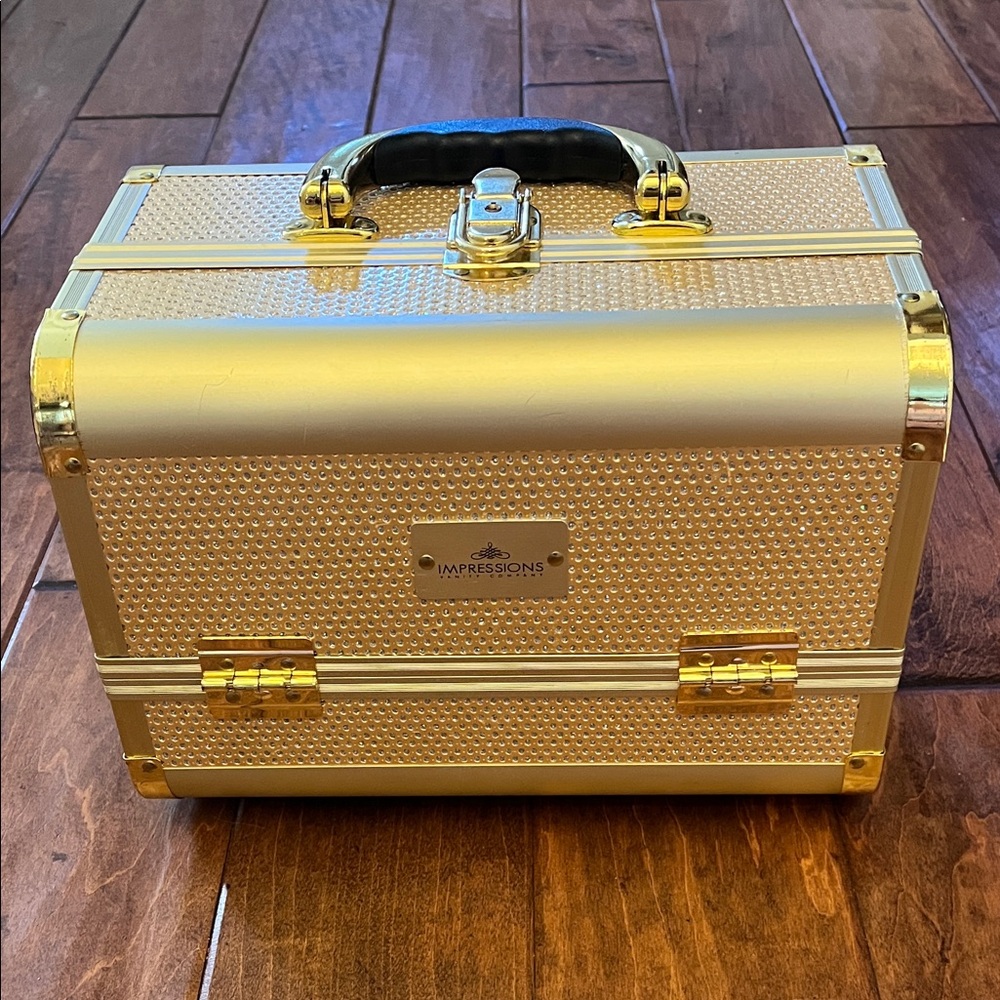 Impressions Gold Makeup Organizer